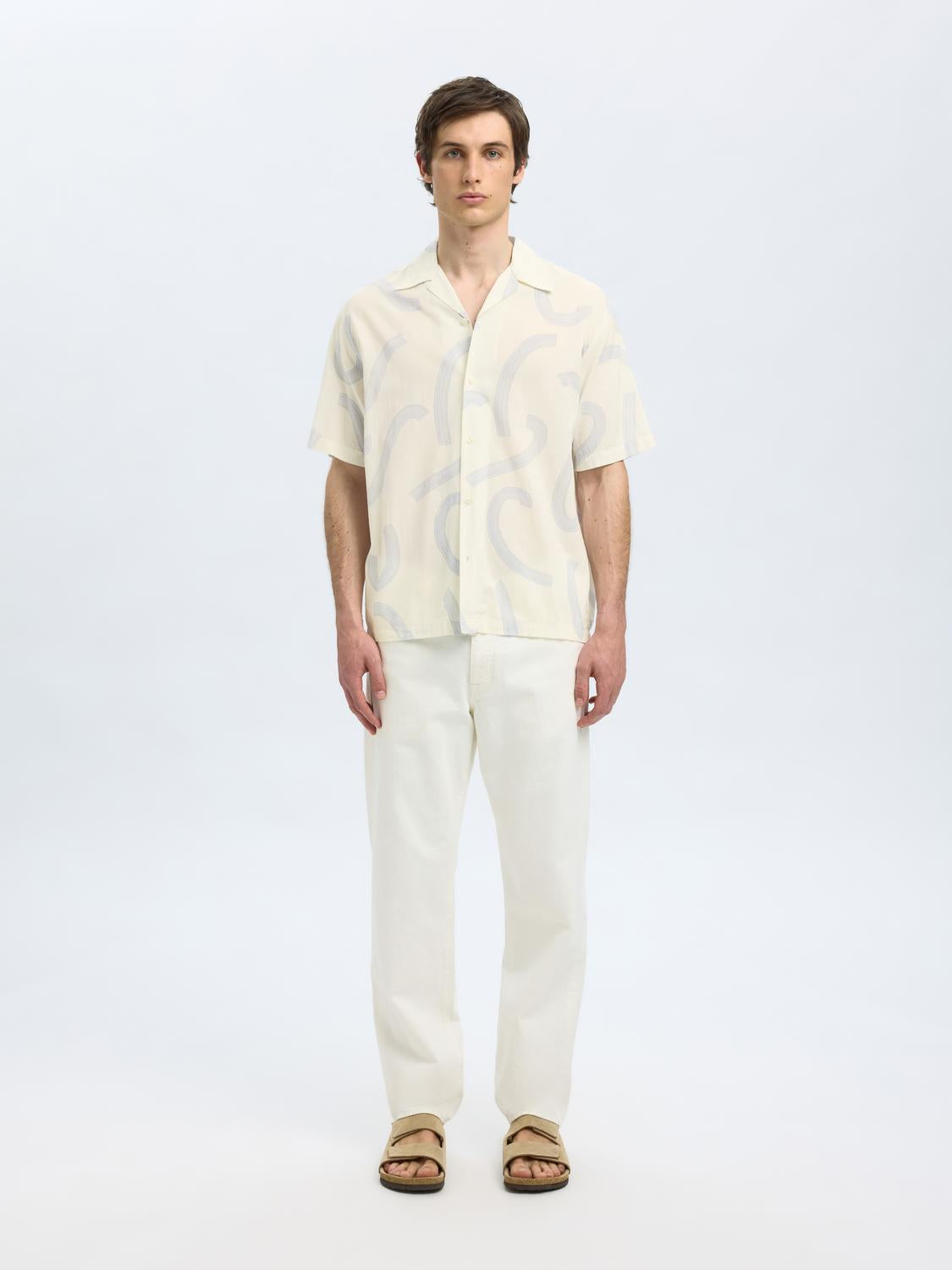 model_shot-front_full